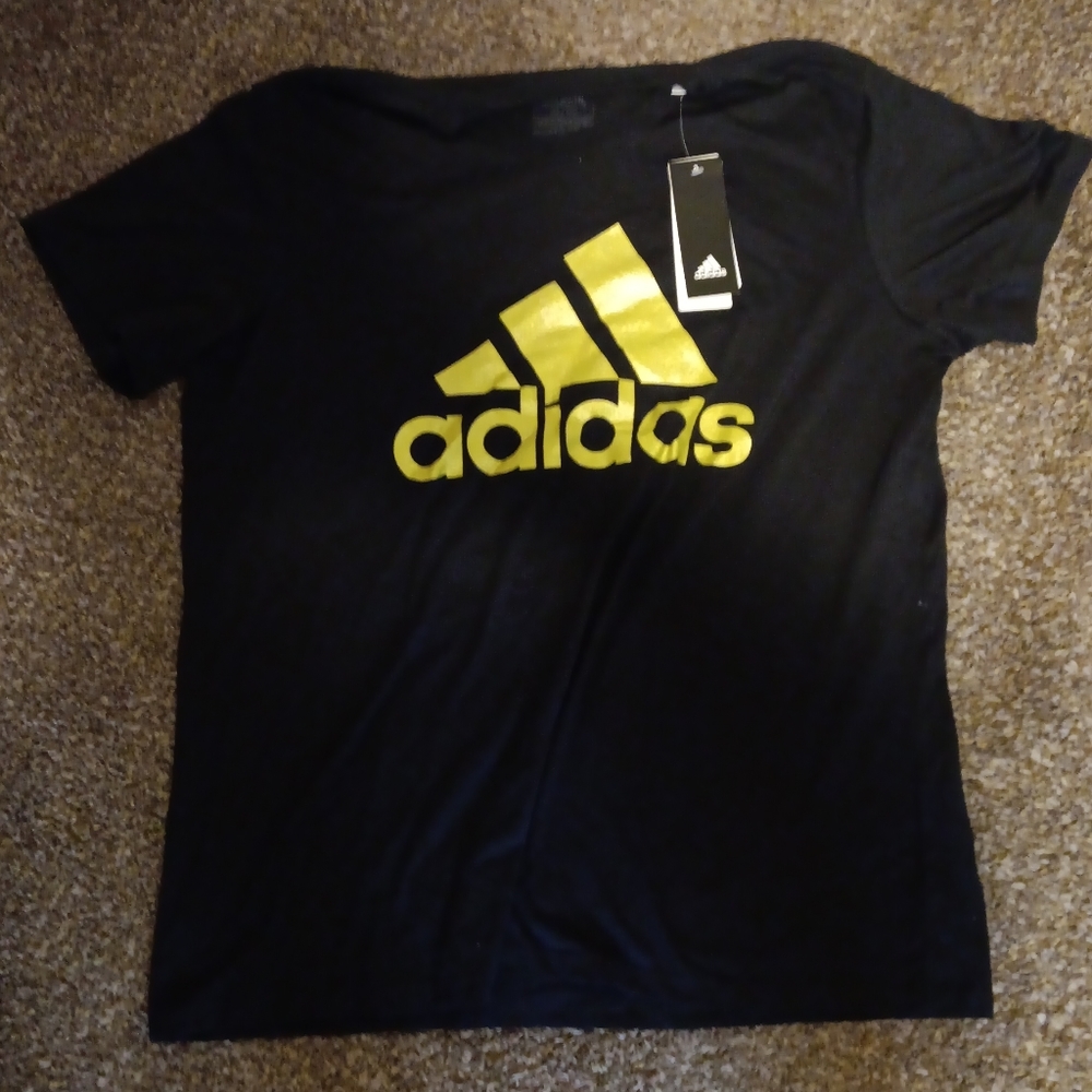 ADDIDAS TSHIRT XL NEW